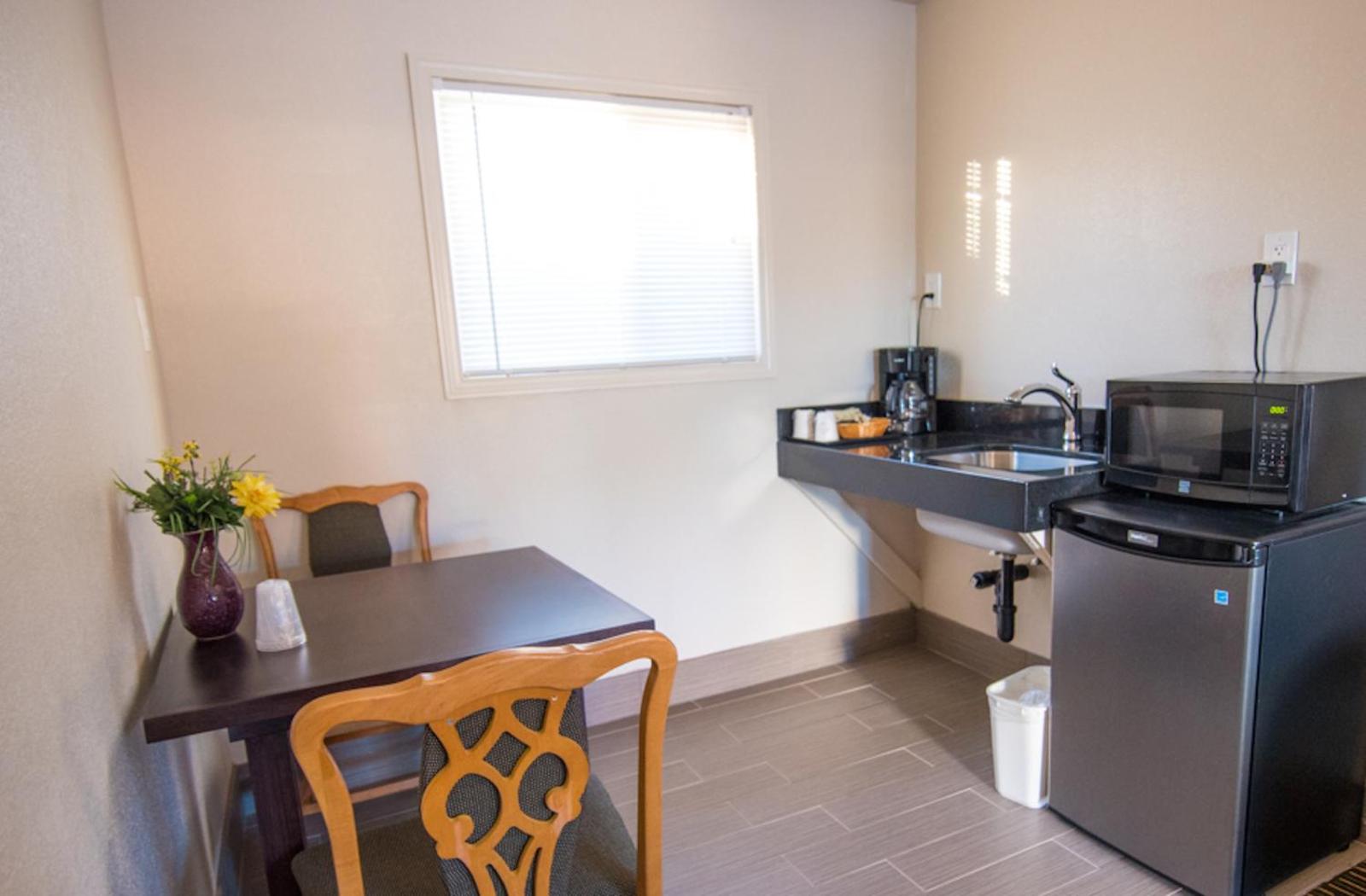 Popular attractions Area Nearby Property