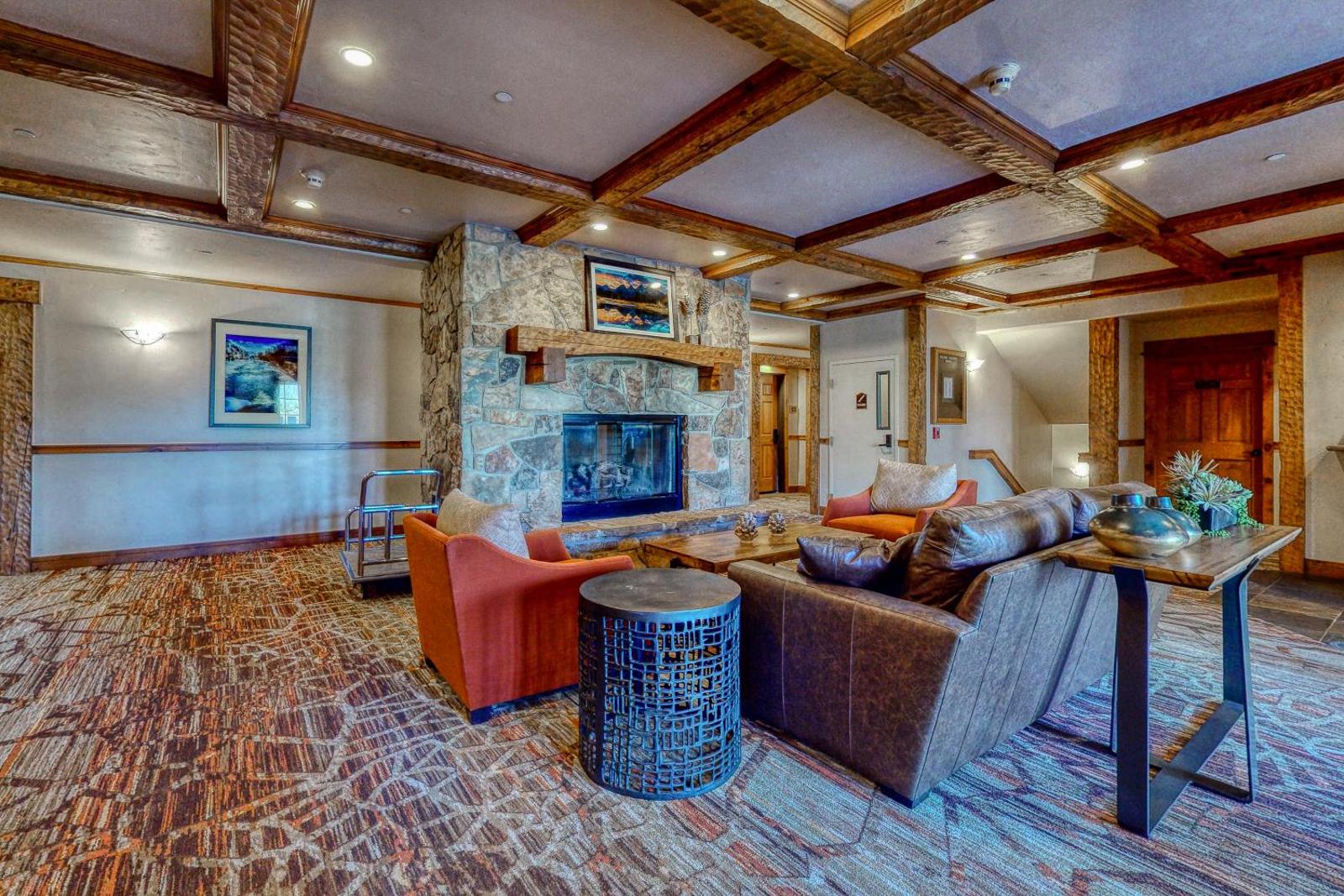 EagleRidge Lodge Main image 2