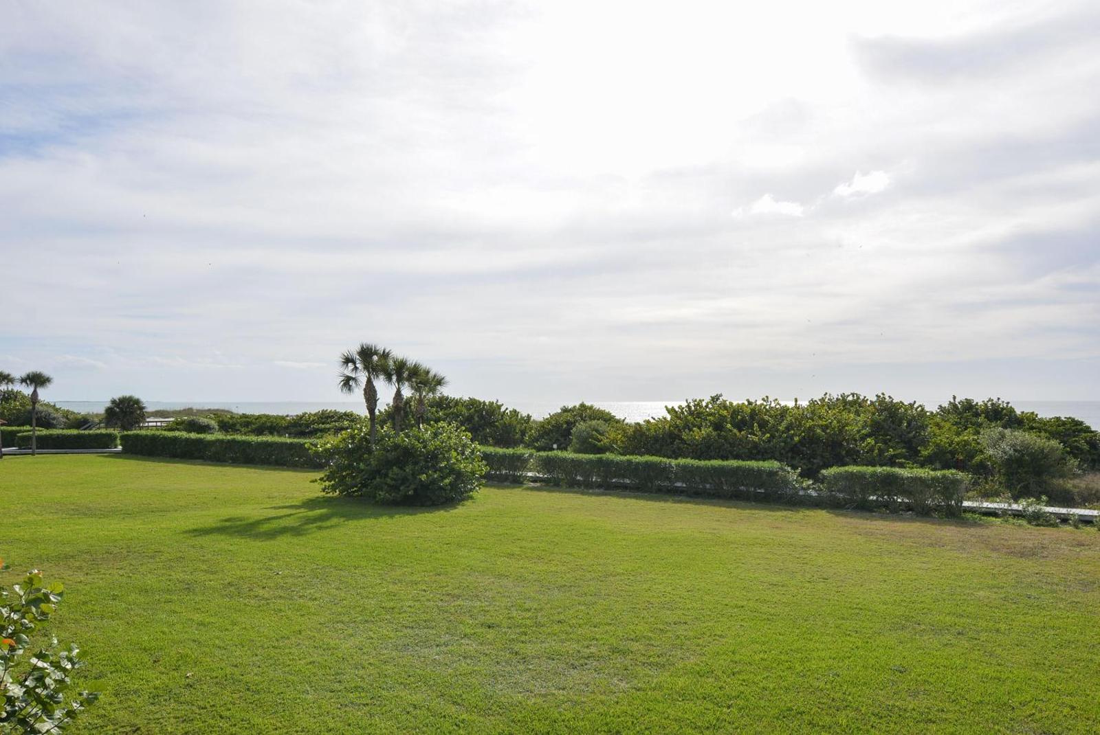 Lands End #204 building 9 - Beach Front Main image 1