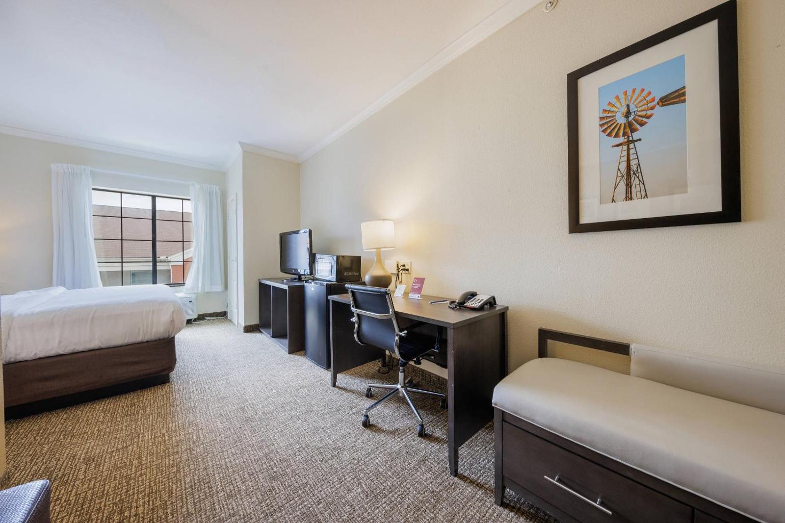 Comfort Suites Lawton Near Fort Sill image 9