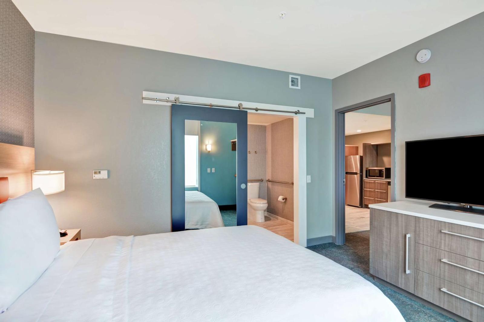 Popular attractions Area Nearby Property