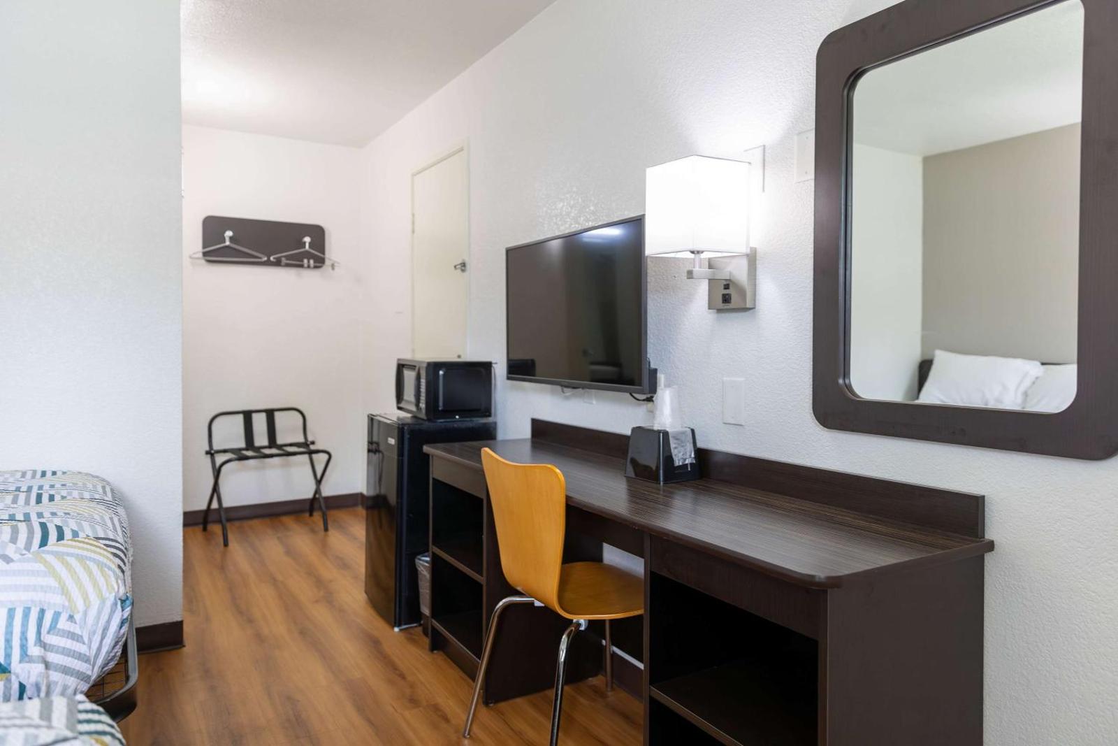 Popular attractions Area Nearby Property