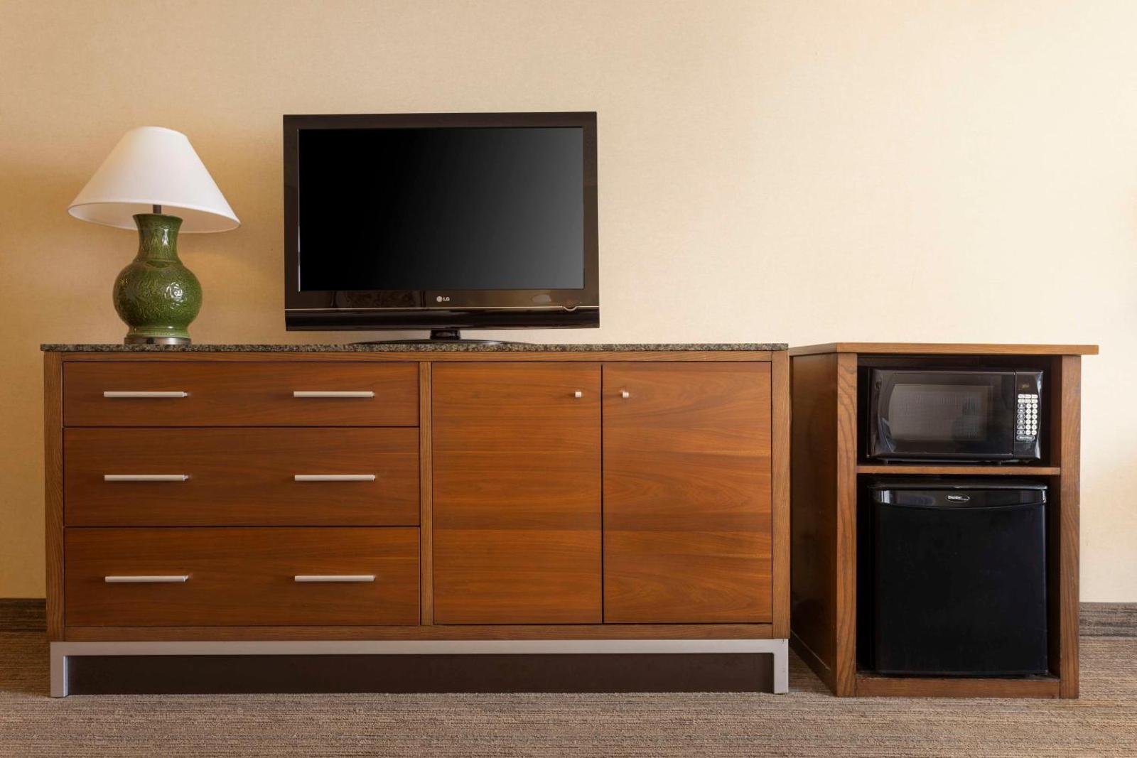 DoubleTree by Hilton San Jose Main image 1