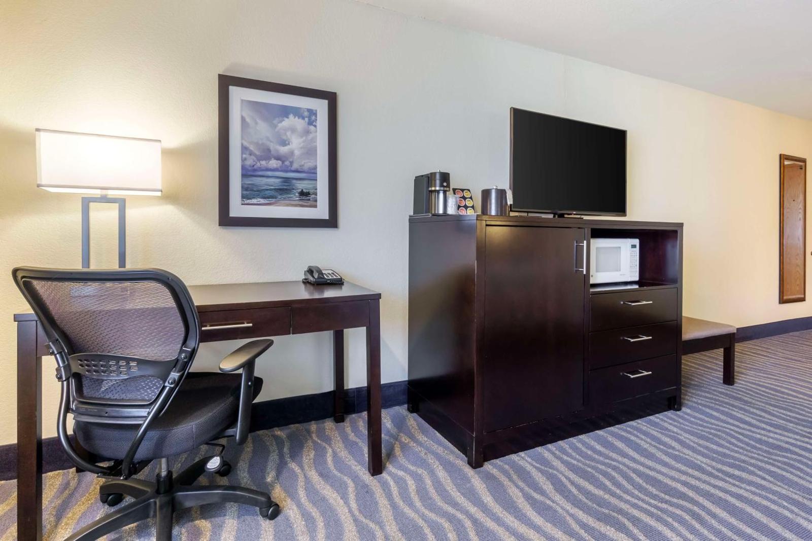 Popular attractions Area Nearby Property