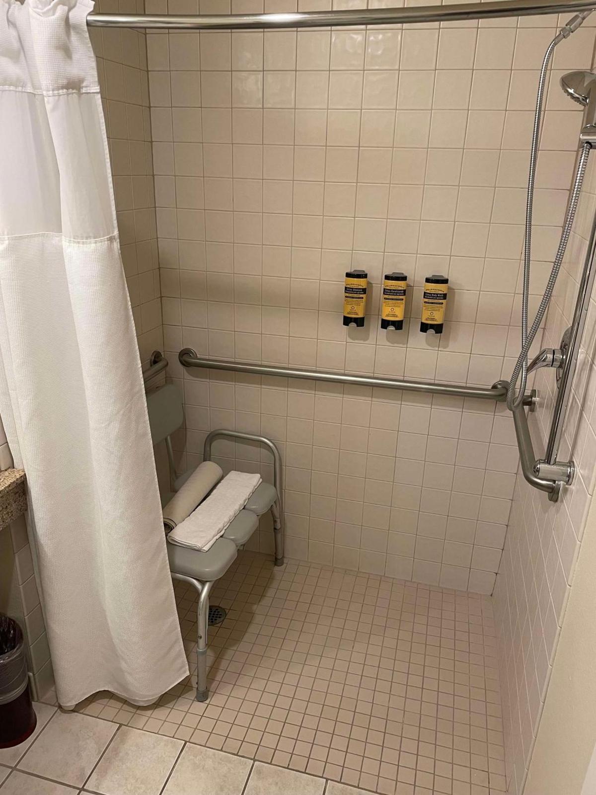 Best Western Plus Edmonds Harbor Inn Main image 2