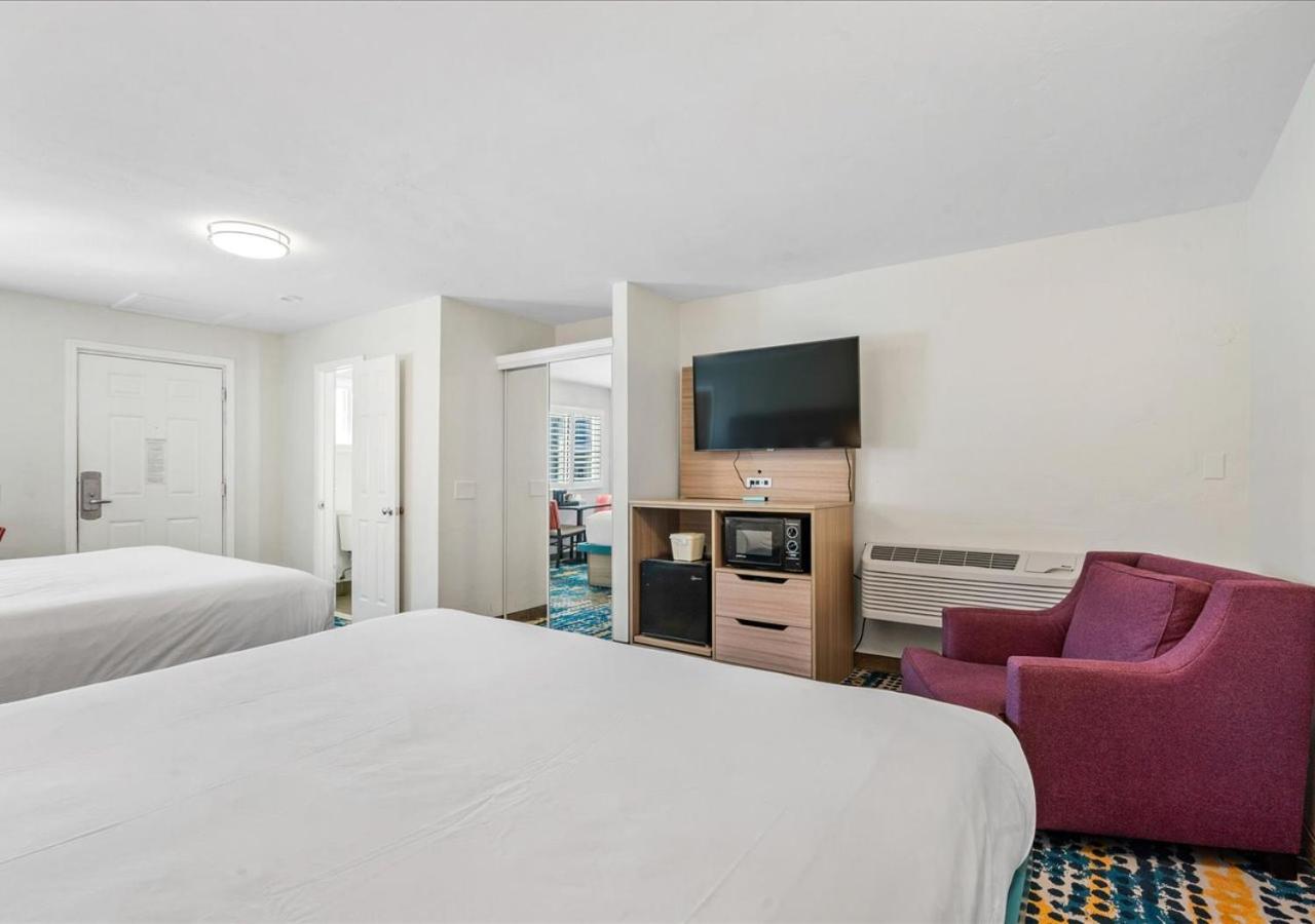 King Room with Two King Beds