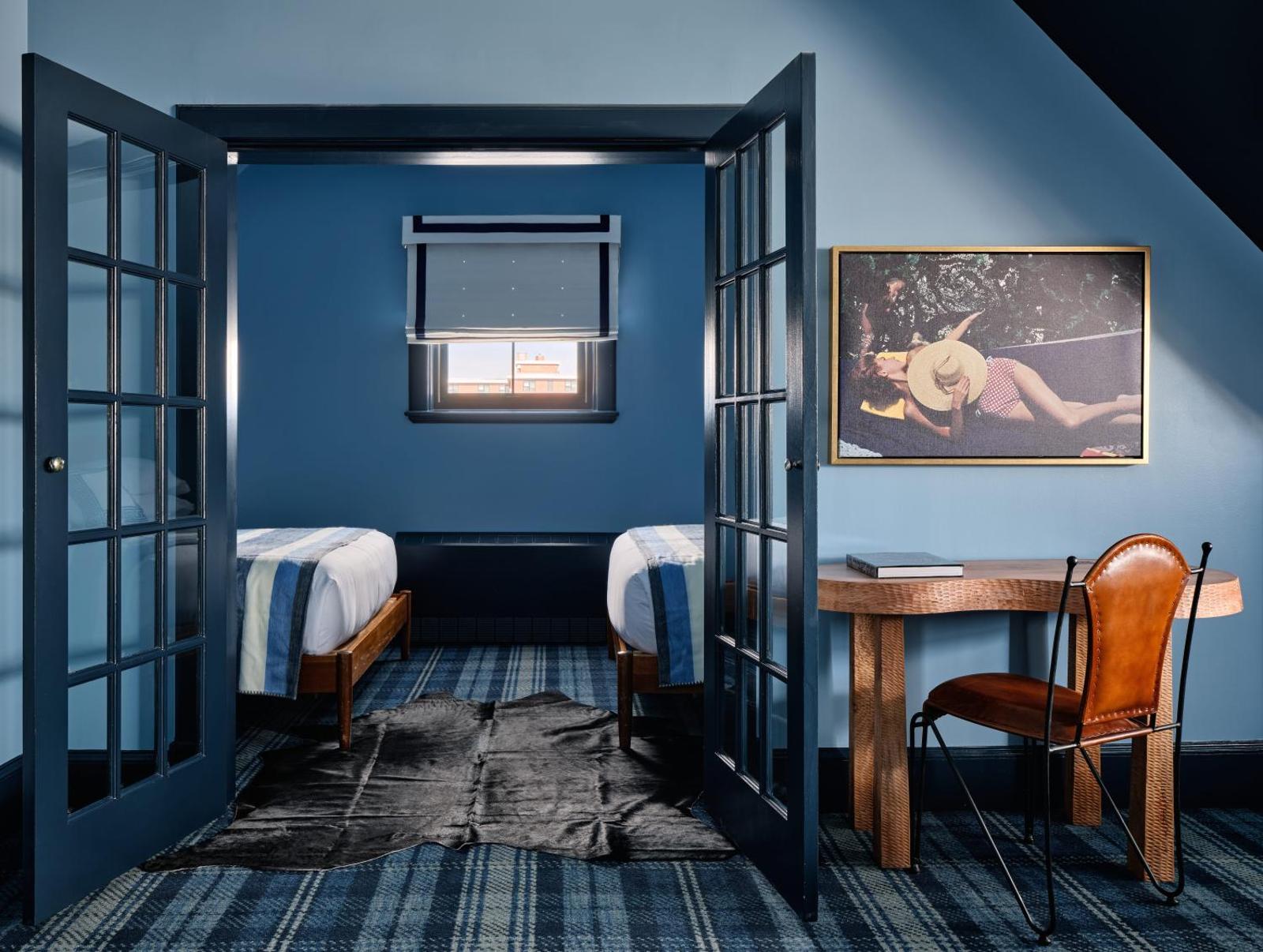 Room image 3