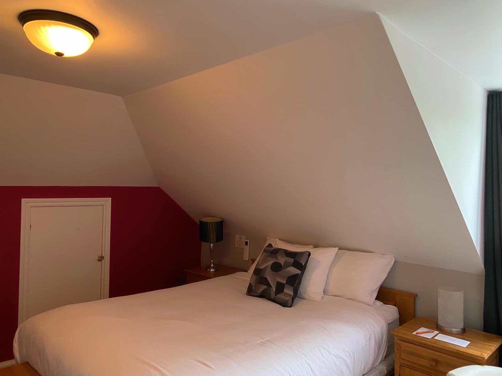 Queen Room