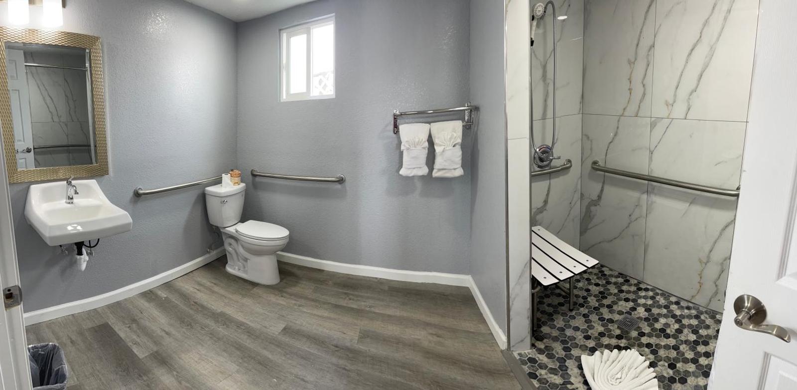 Queen Room - Disability Access