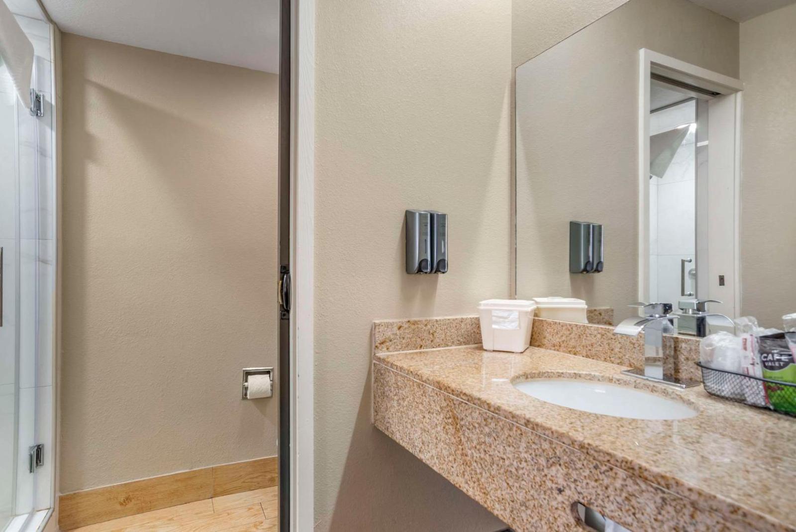 Rodeway Inn Tuscaloosa near University Main image 1