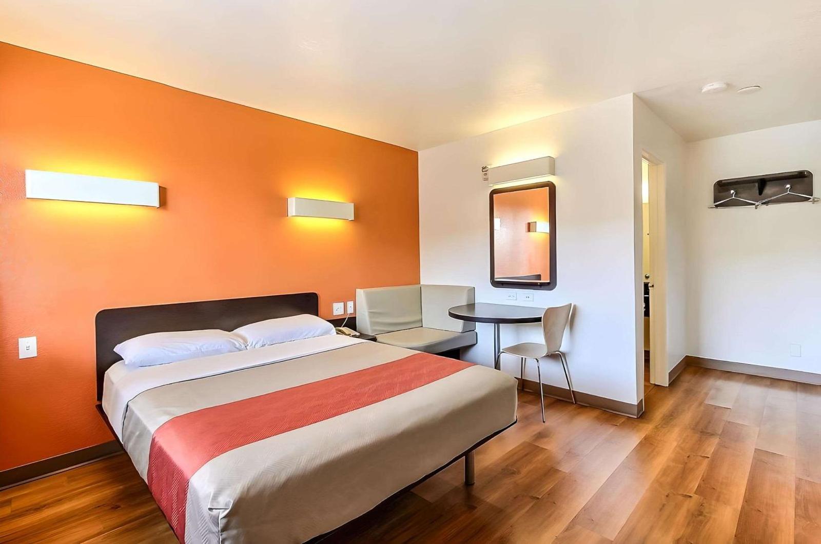 Motel 6-San Jose CA - South Main image 2