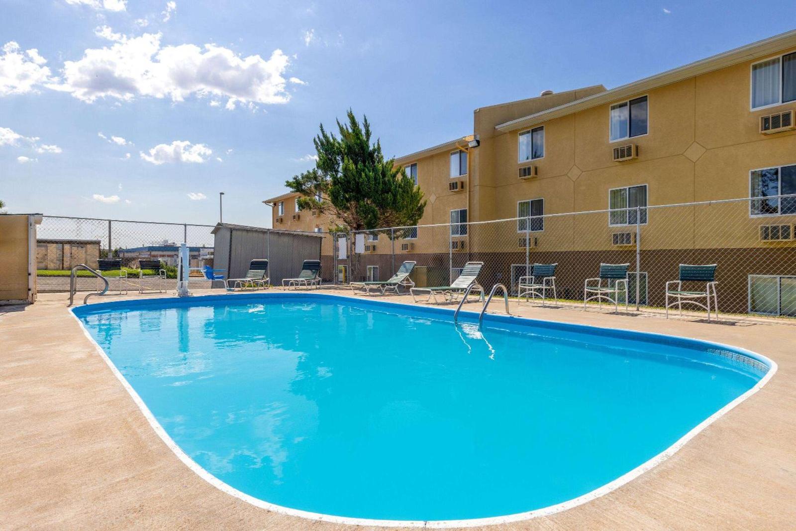 Popular attractions Area Nearby Property