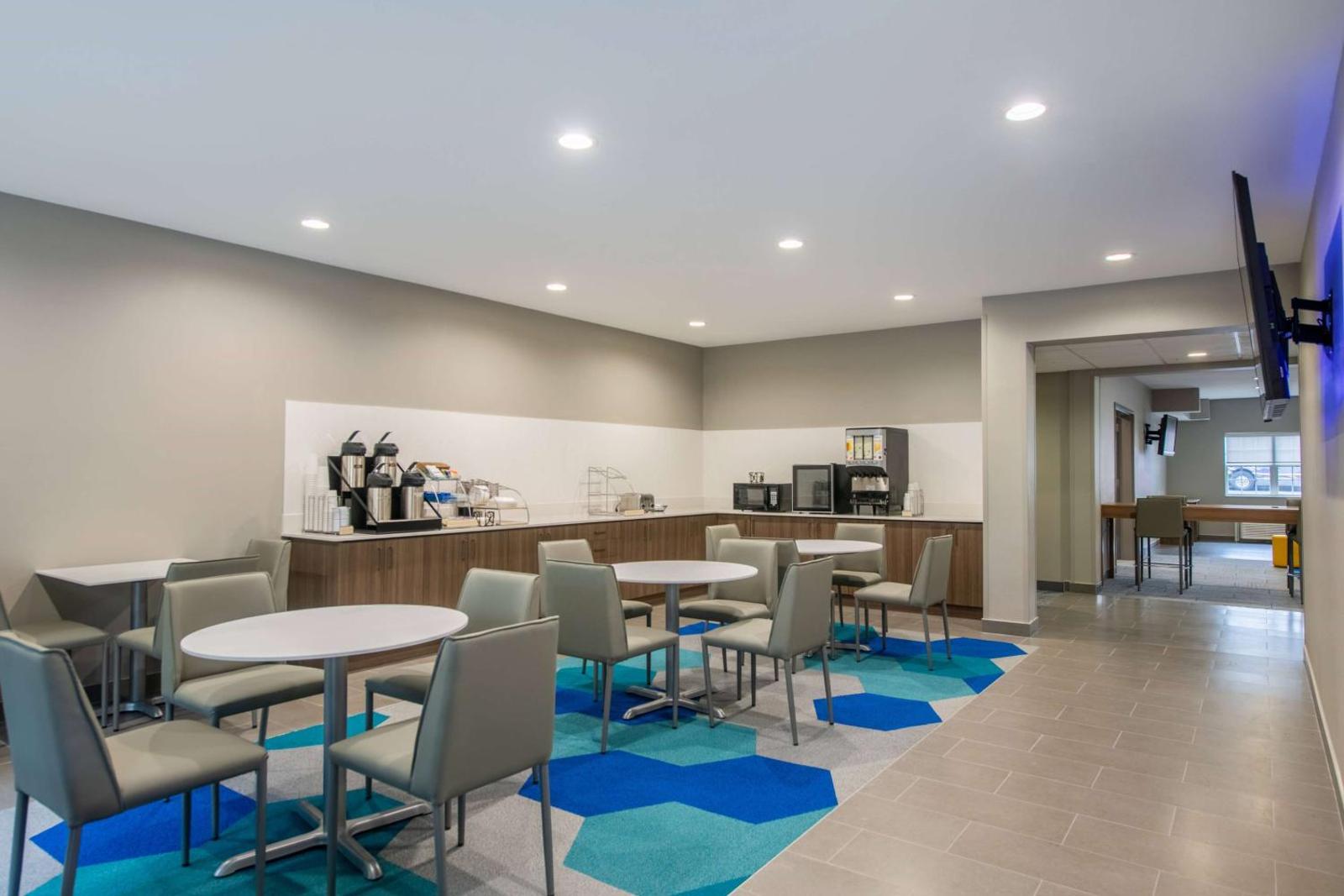 Microtel Inn and Suites by Wyndham Anderson SC image 23