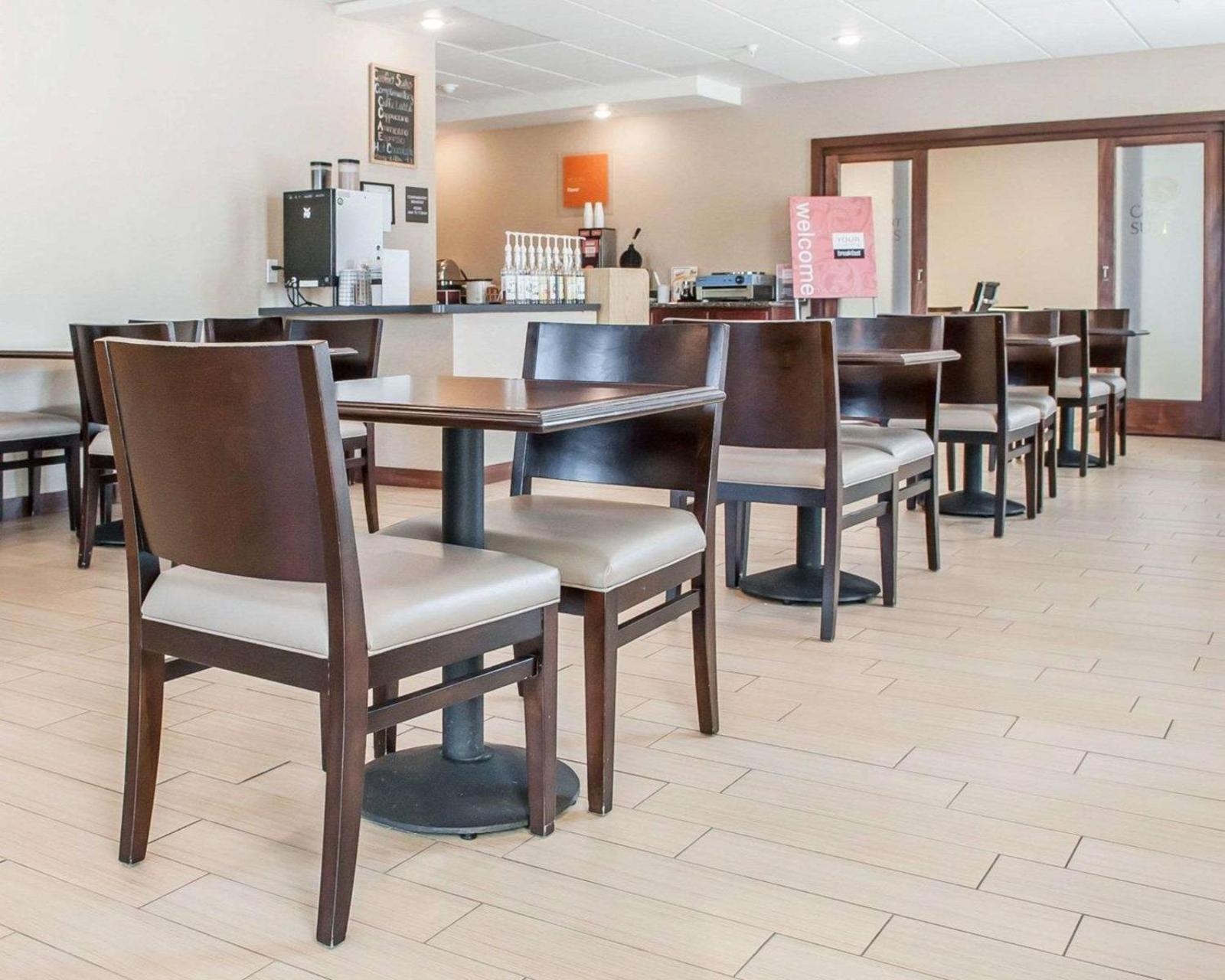 Comfort Suites Farmington Main image 2