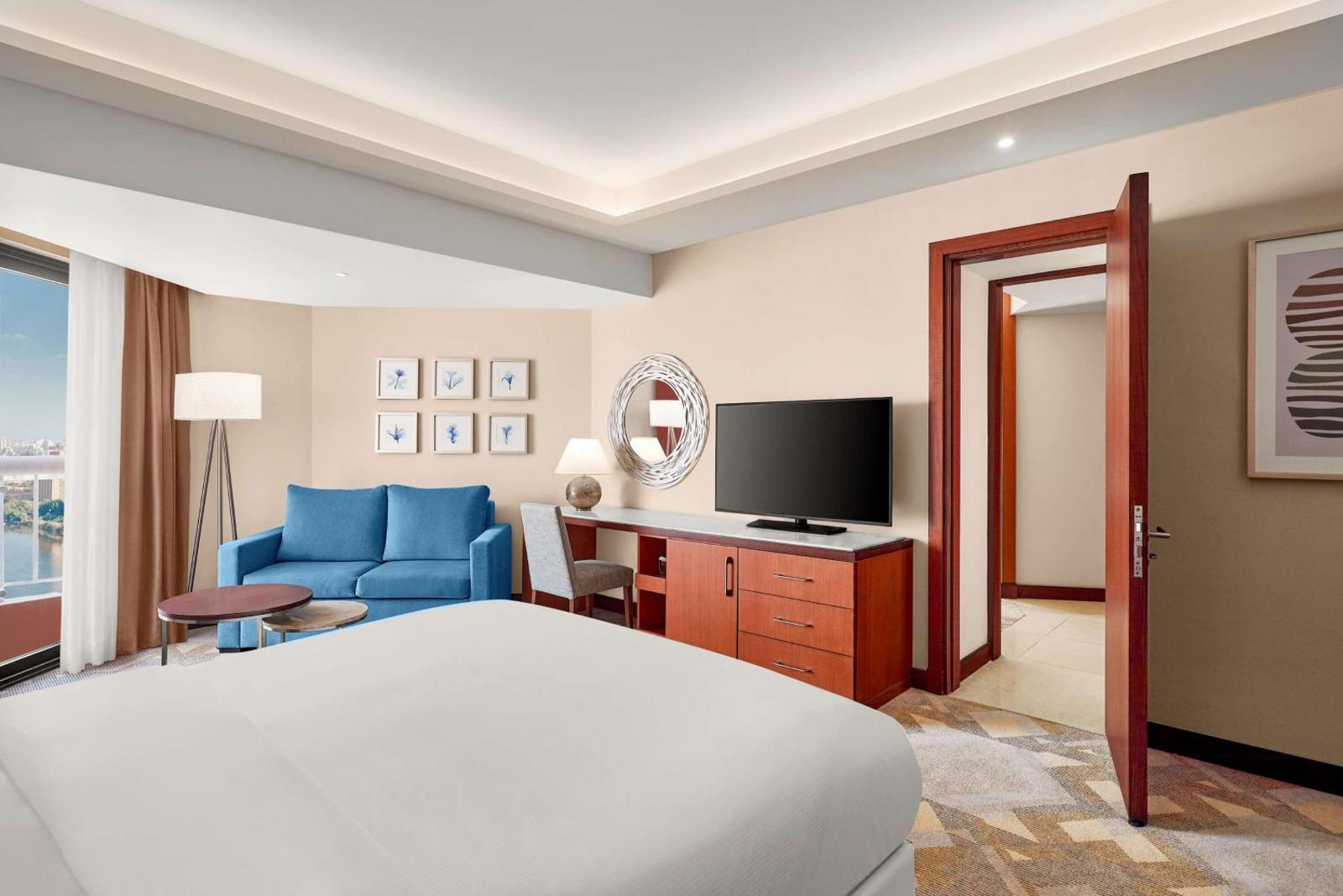 Connecting Family King Room with Nile View