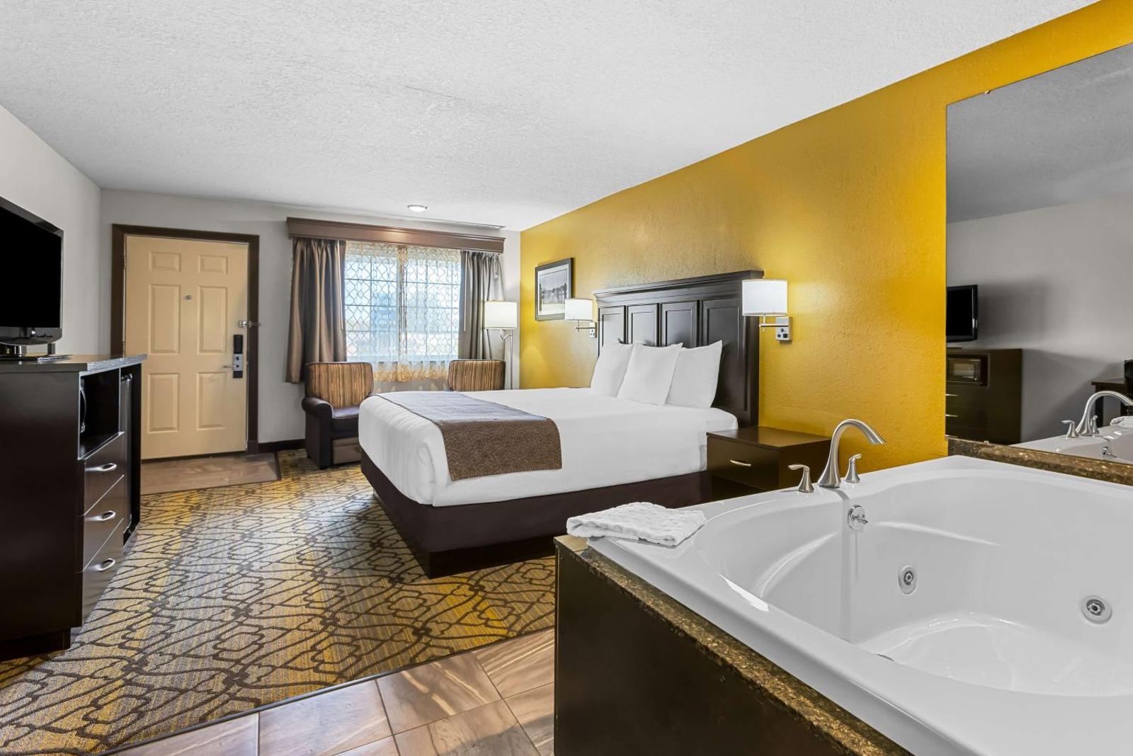 Best Western of Harbor Springs Main image 2