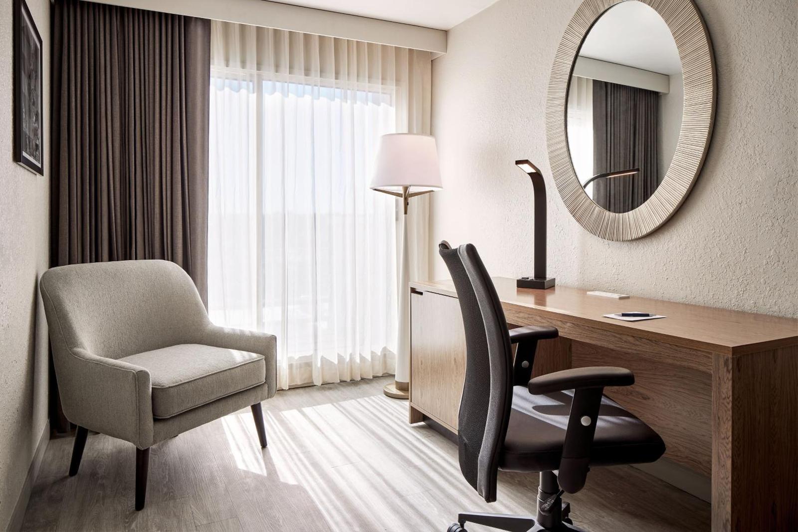 Sheraton Richmond Airport Hotel Main image 2
