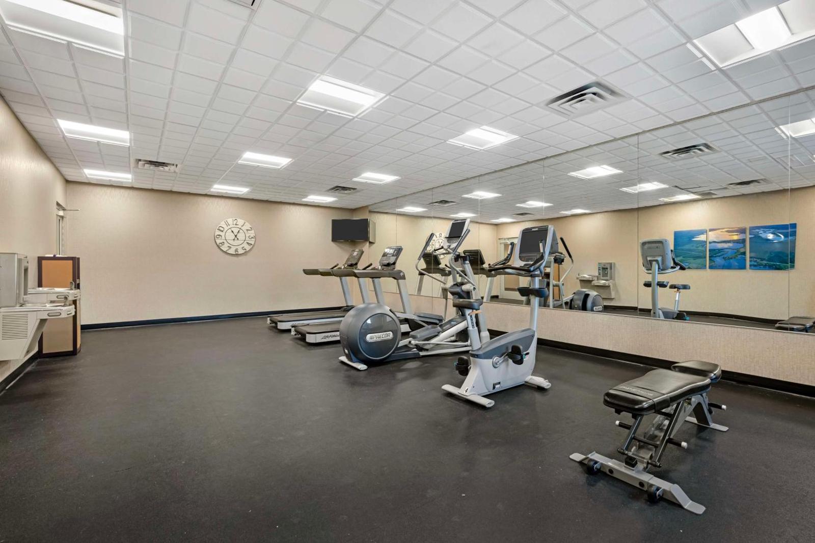 Best Western Plus Lakeview Hotel Main image 2