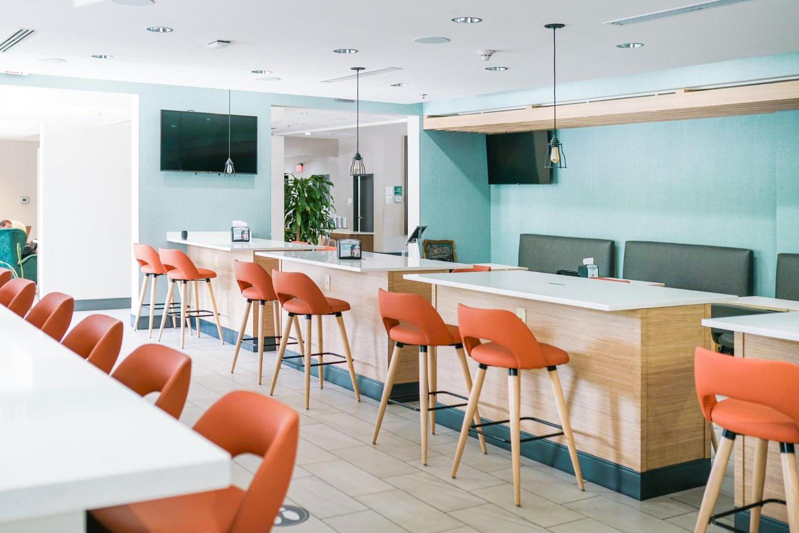 Holiday Inn & Suites - Fayetteville W-Fort Bragg Area an IHG Hotel Main image 2