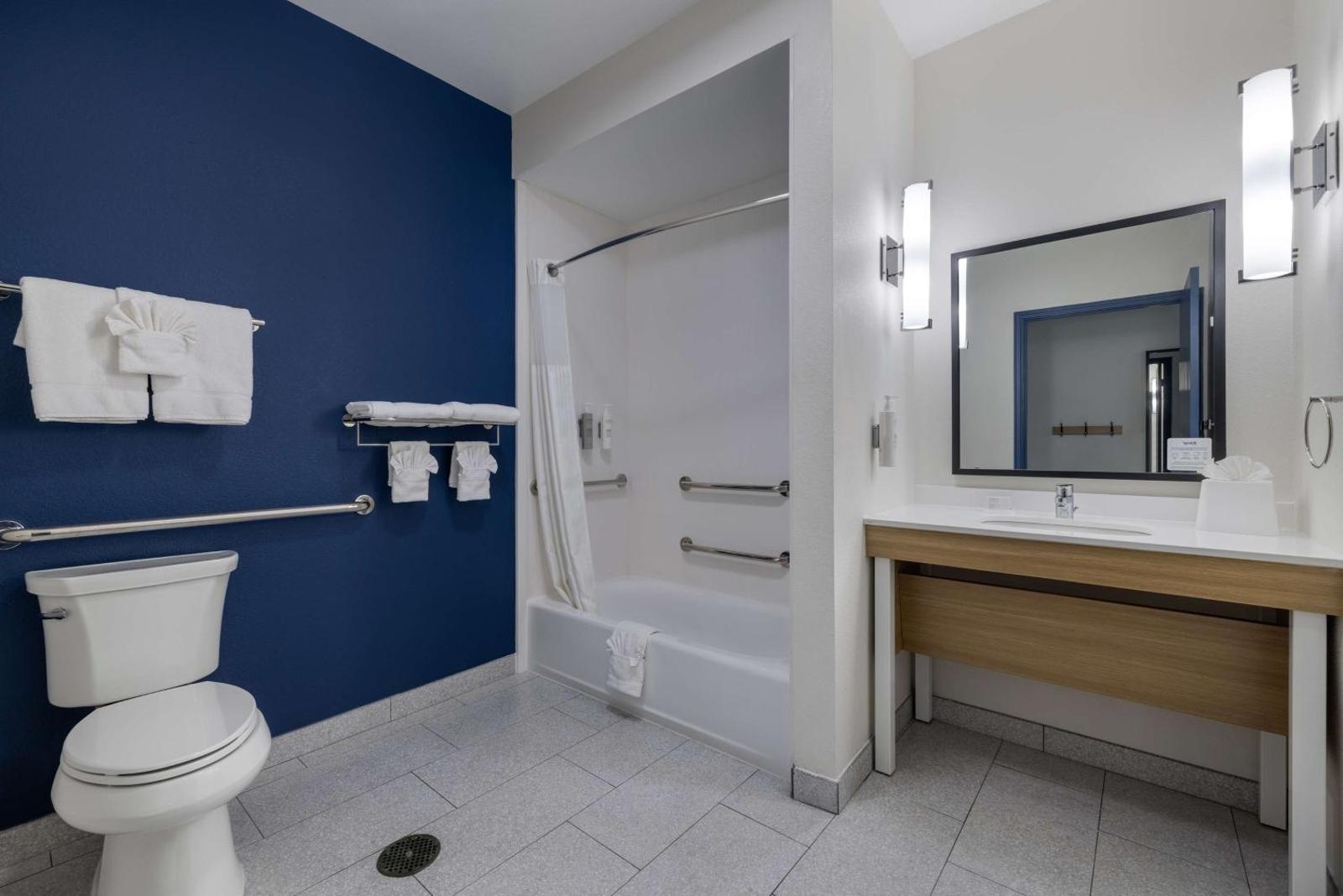 Popular attractions Area Nearby Property