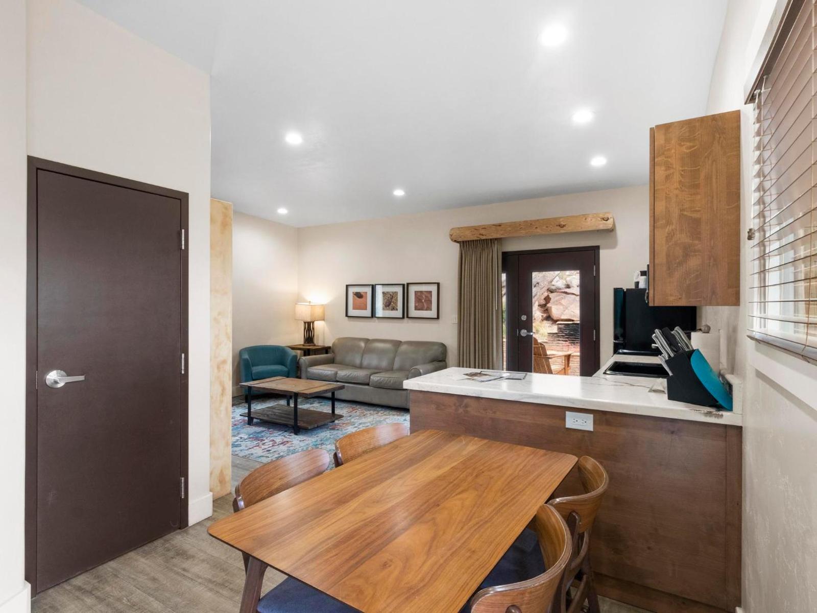 Popular attractions Area Nearby Property