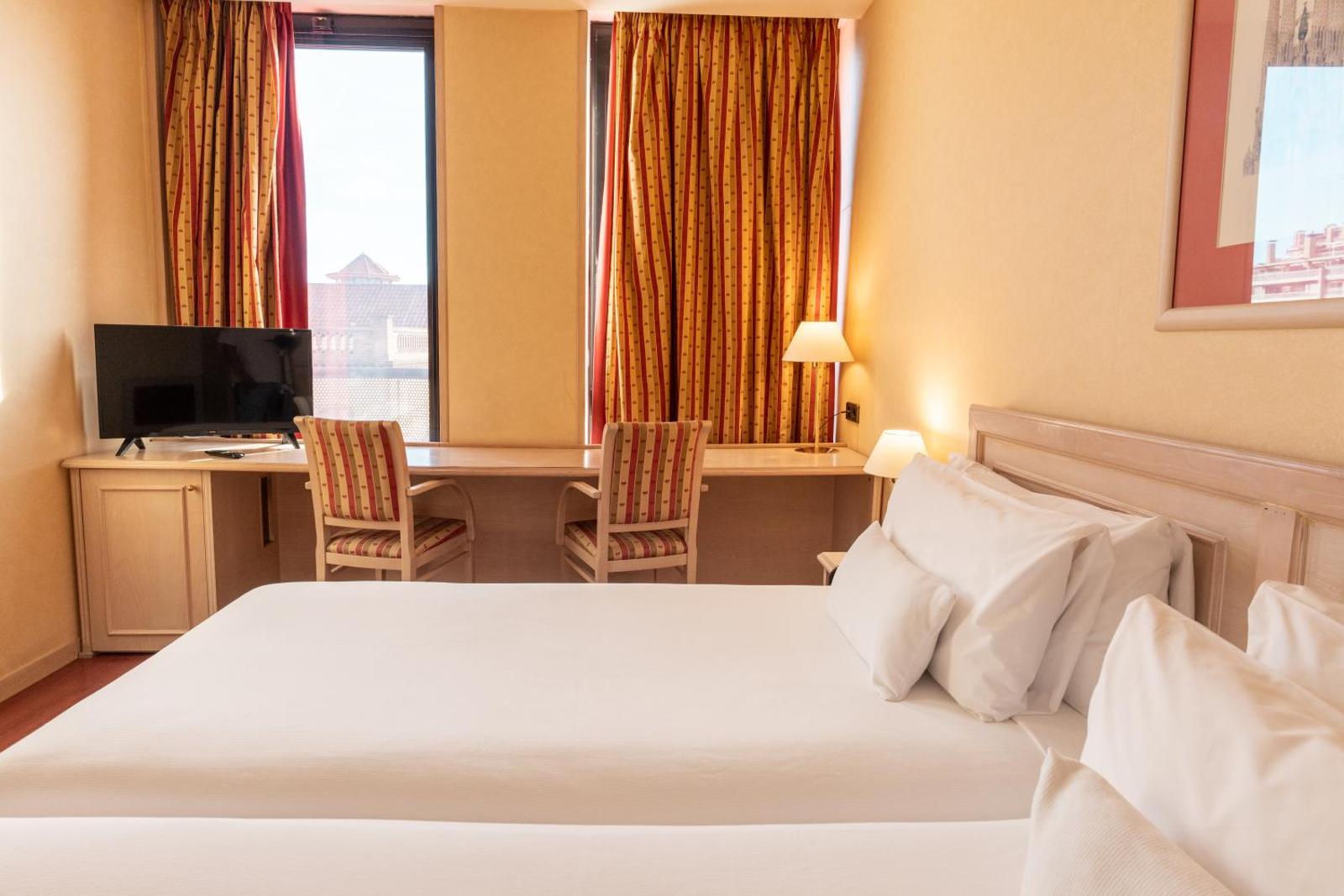 Standard Double Room with City View