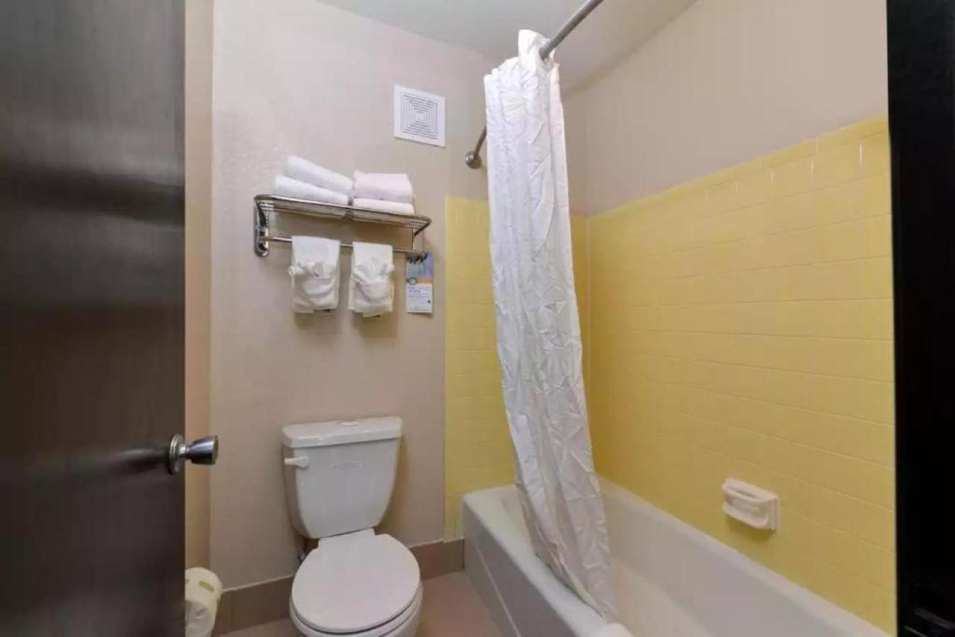 Quality Inn Appleton Main image 1