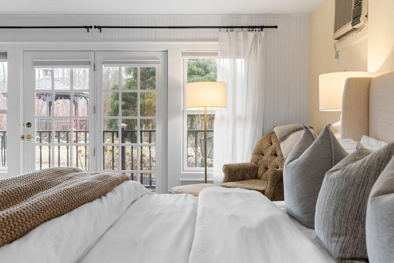 The Red Clover Inn Main image 1