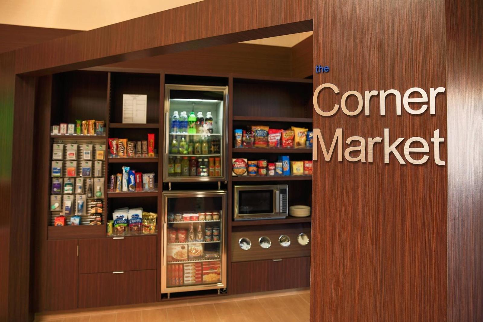 Fairfield Inn and Suites by Marriott San Jose Airport Main image 1