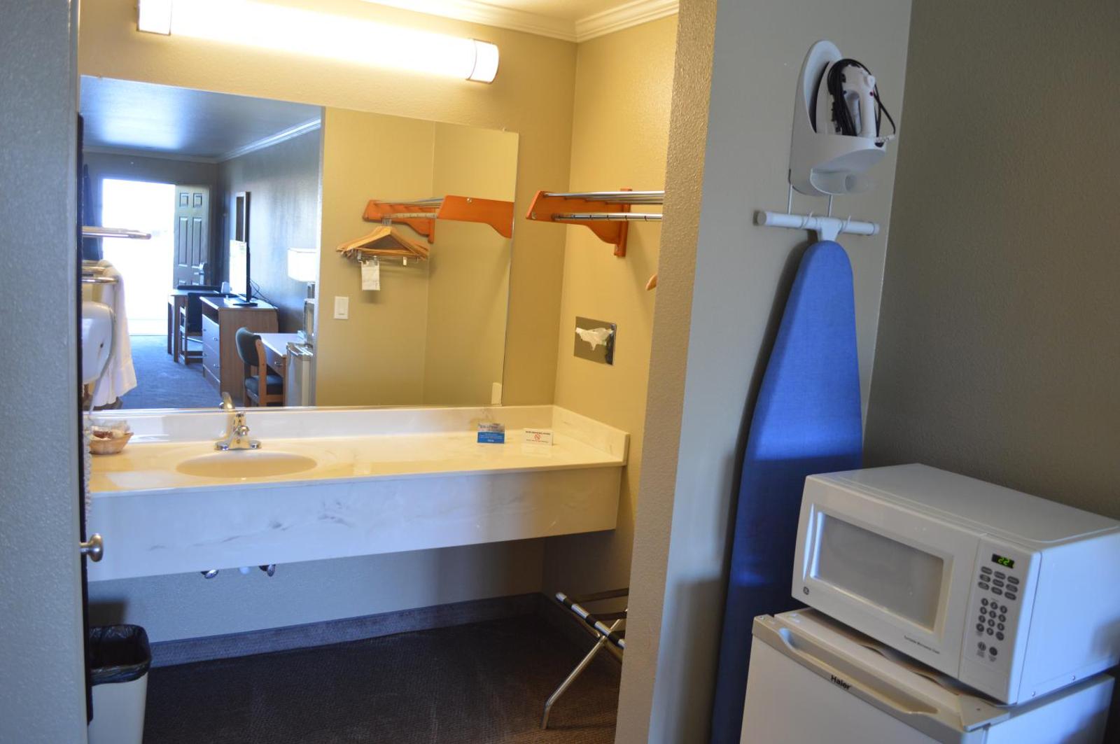 Standard Queen Room with Two Queen Beds