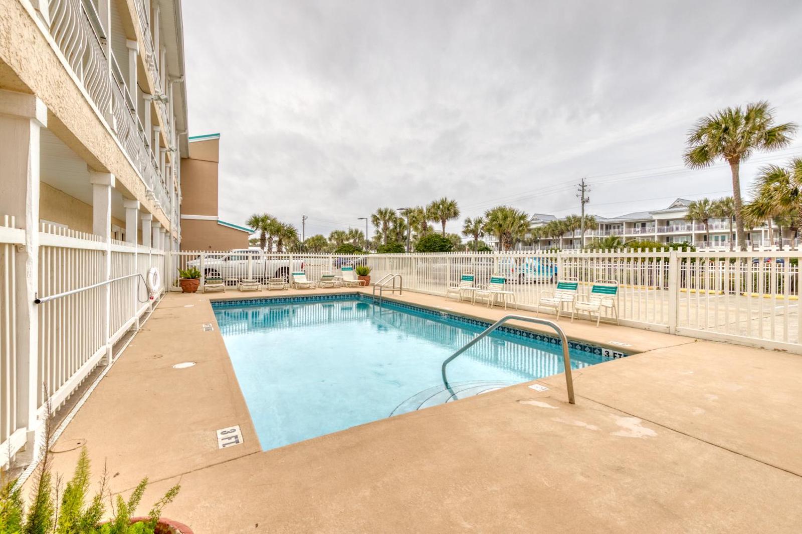 Popular attractions Area Nearby Property
