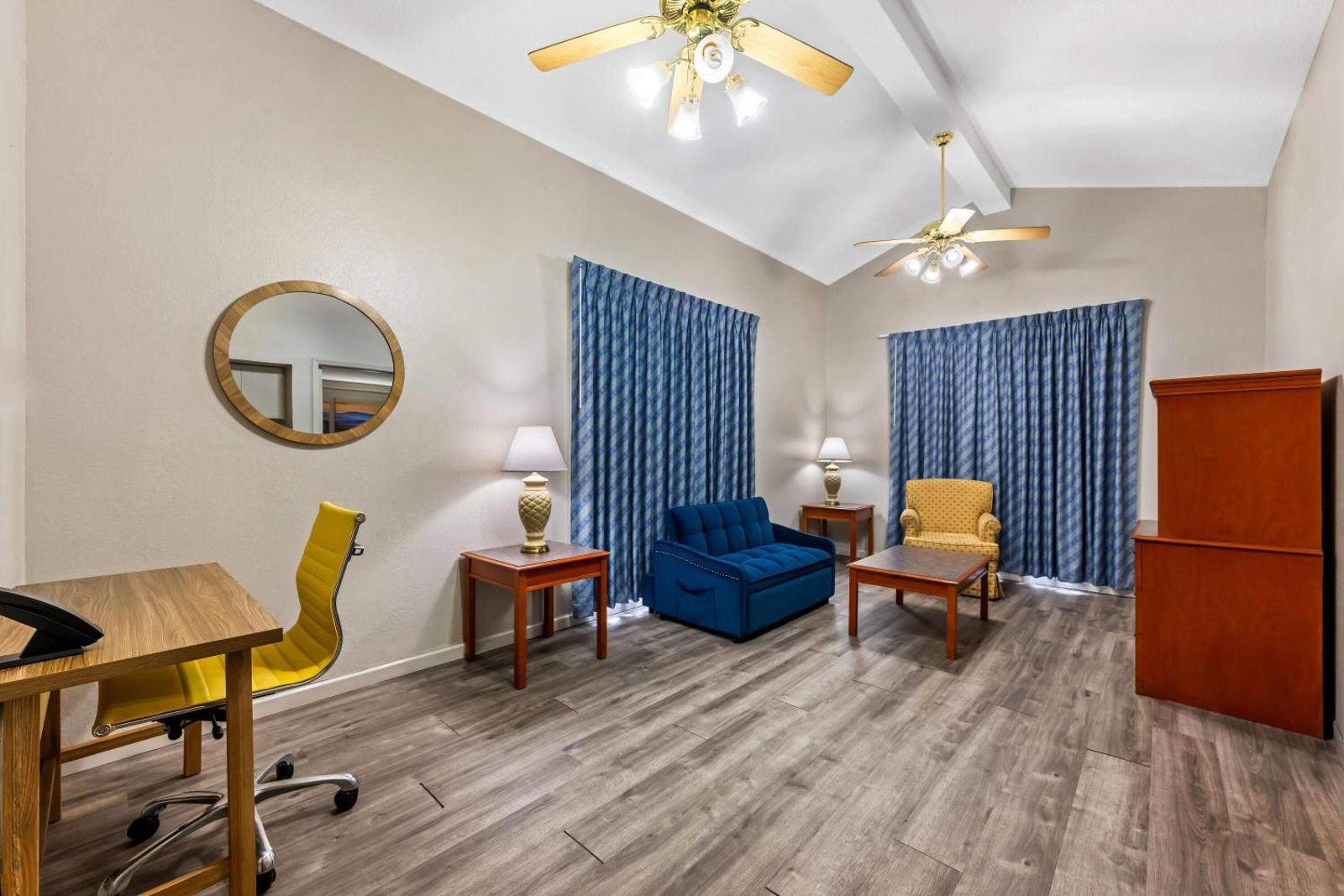 Days Inn by Wyndham Birmingham/West Main image 2