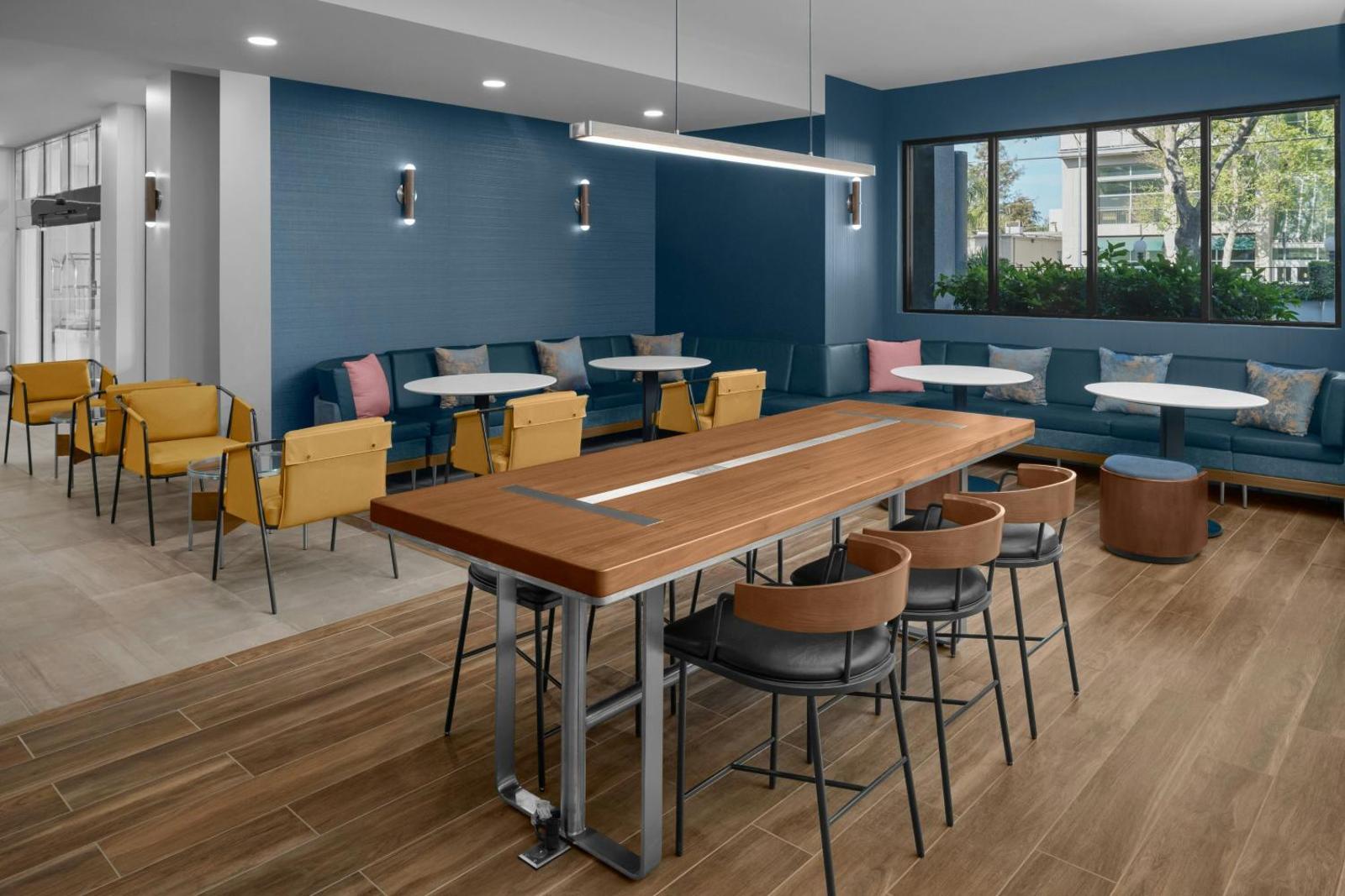 Popular attractions Area Nearby Property