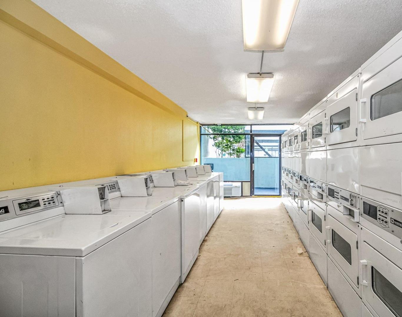 Landmark 1242 Main image 1