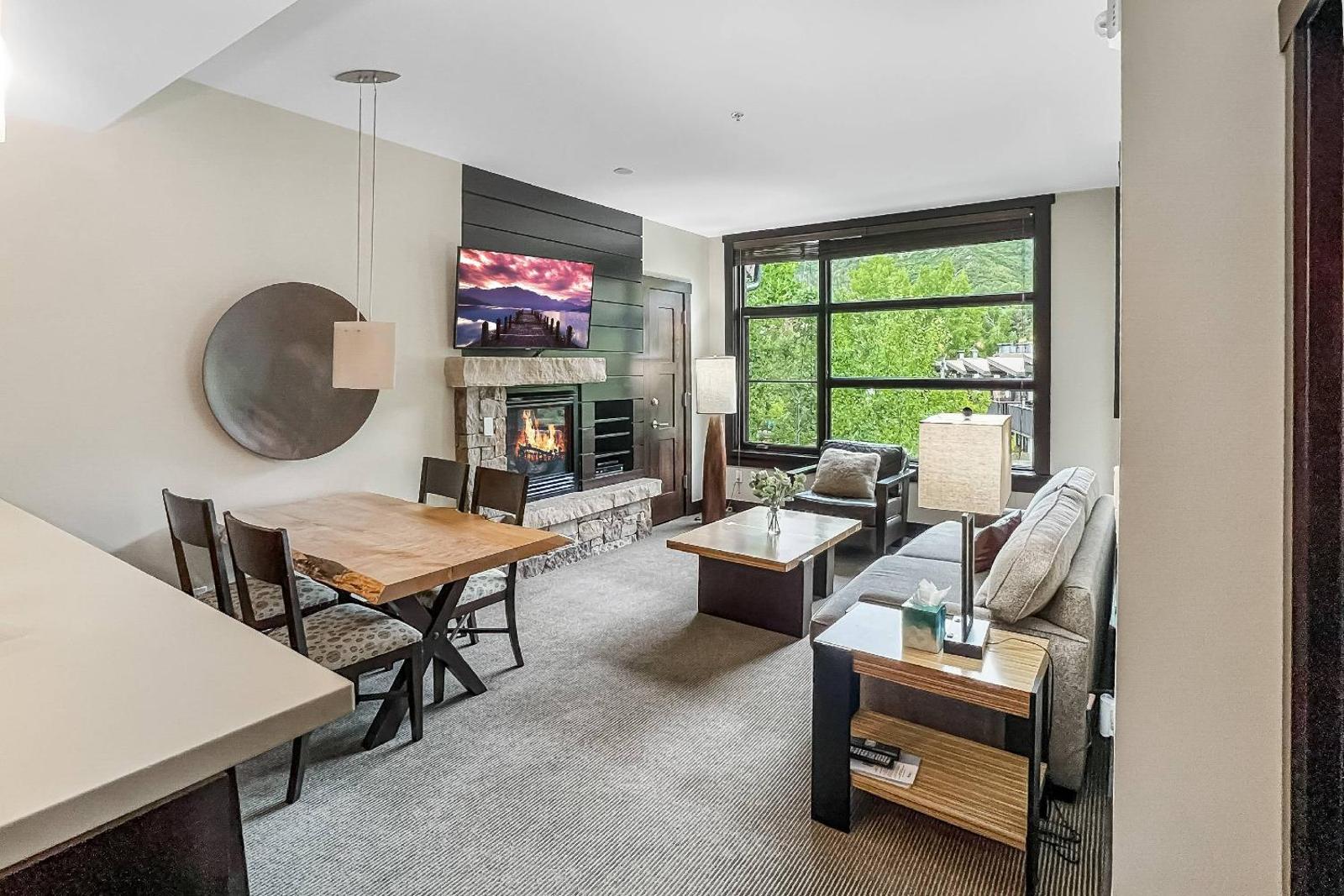 Hayden Lodge 2203 Main image 2