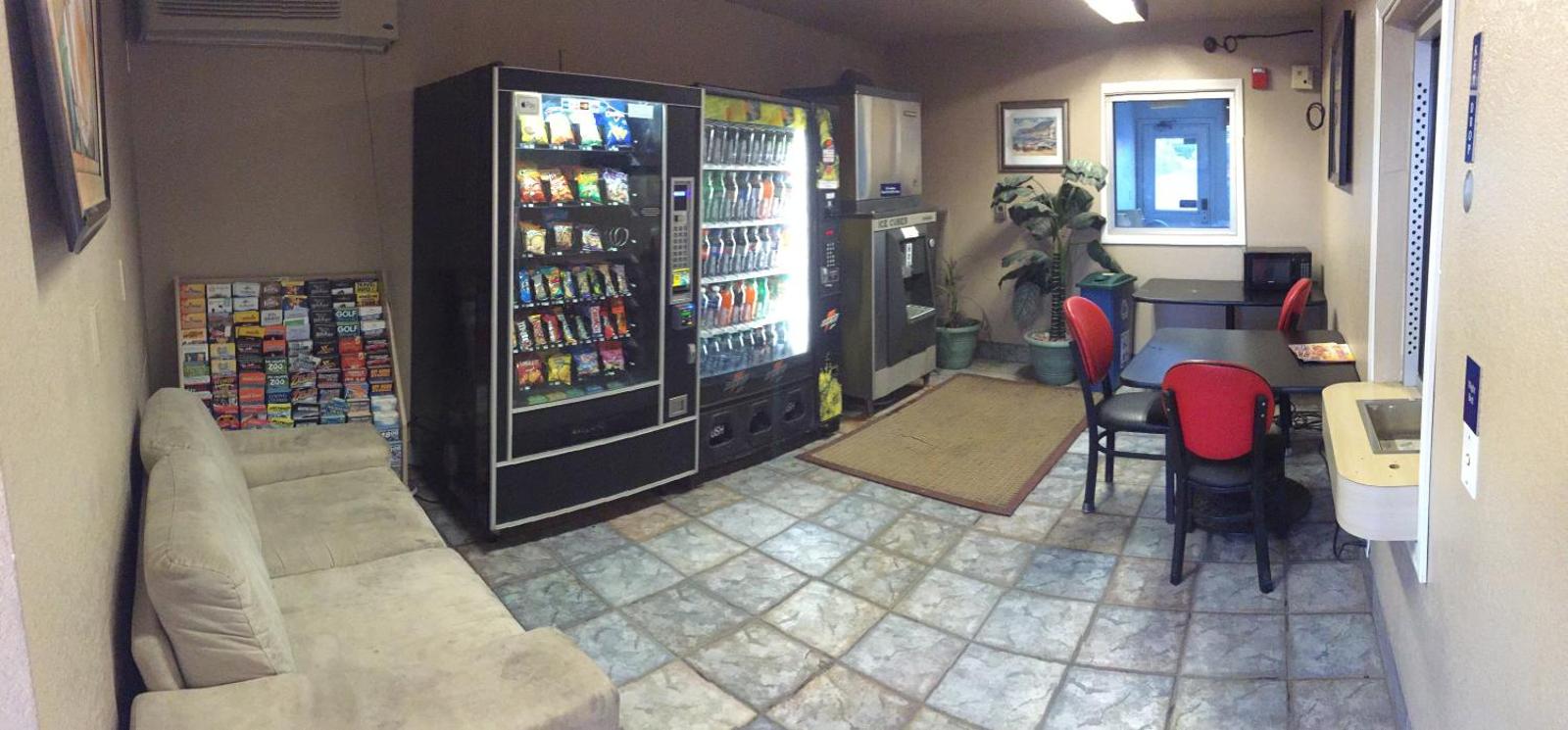Hilltop Inn & Suites Main image 2