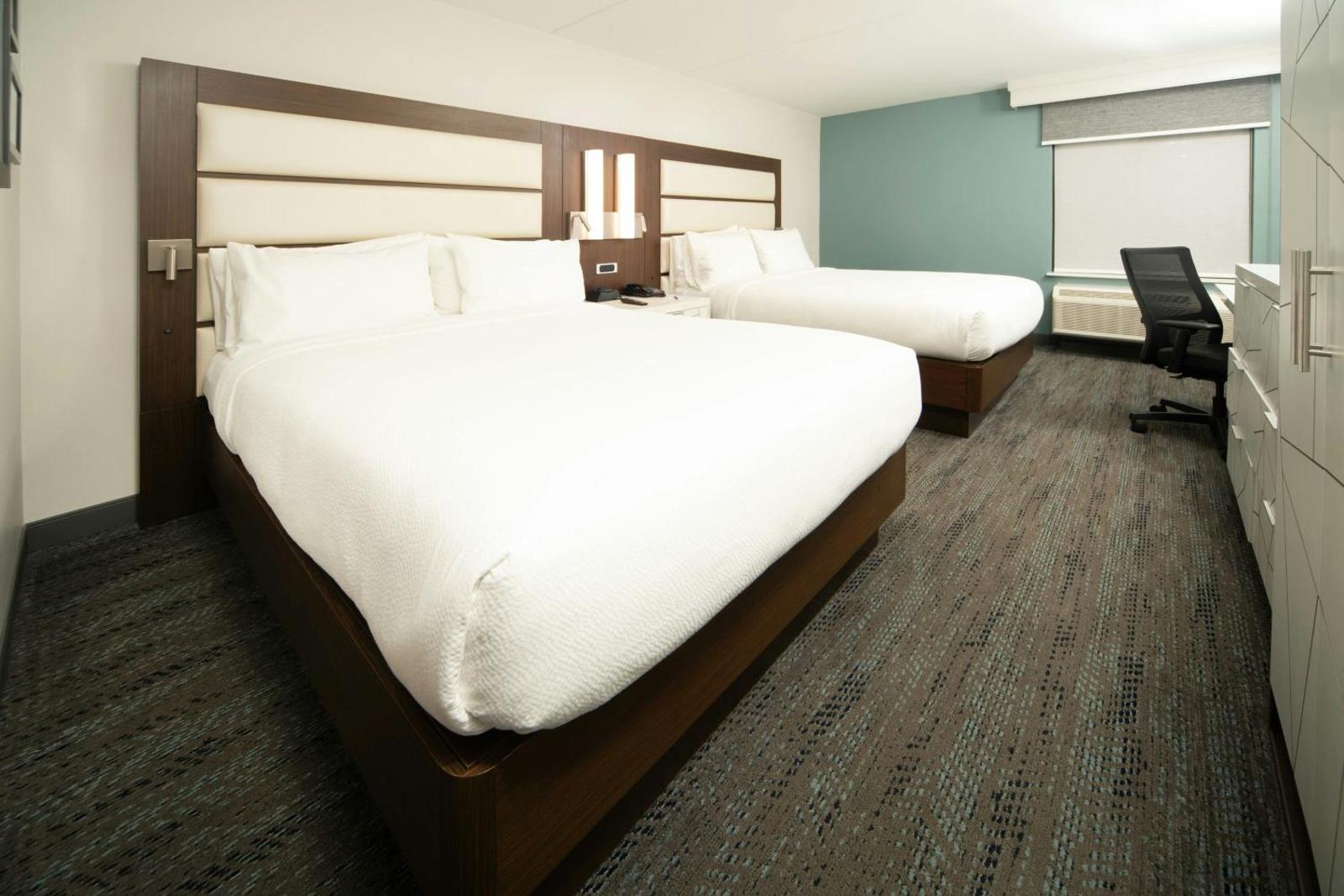 Holiday Inn Express Fayetteville banner image