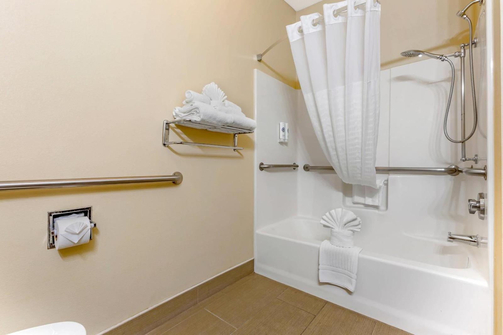 Comfort Inn West Phoenix at 27th Ave and I-I0 Main image 2