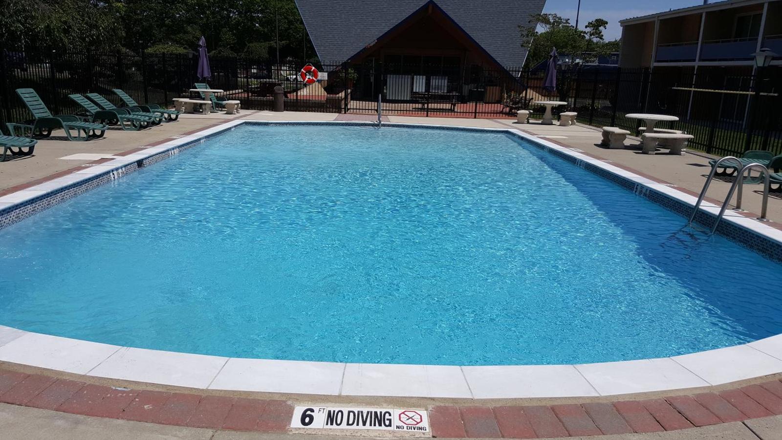 Crystal Inn - Neptune Main image 1