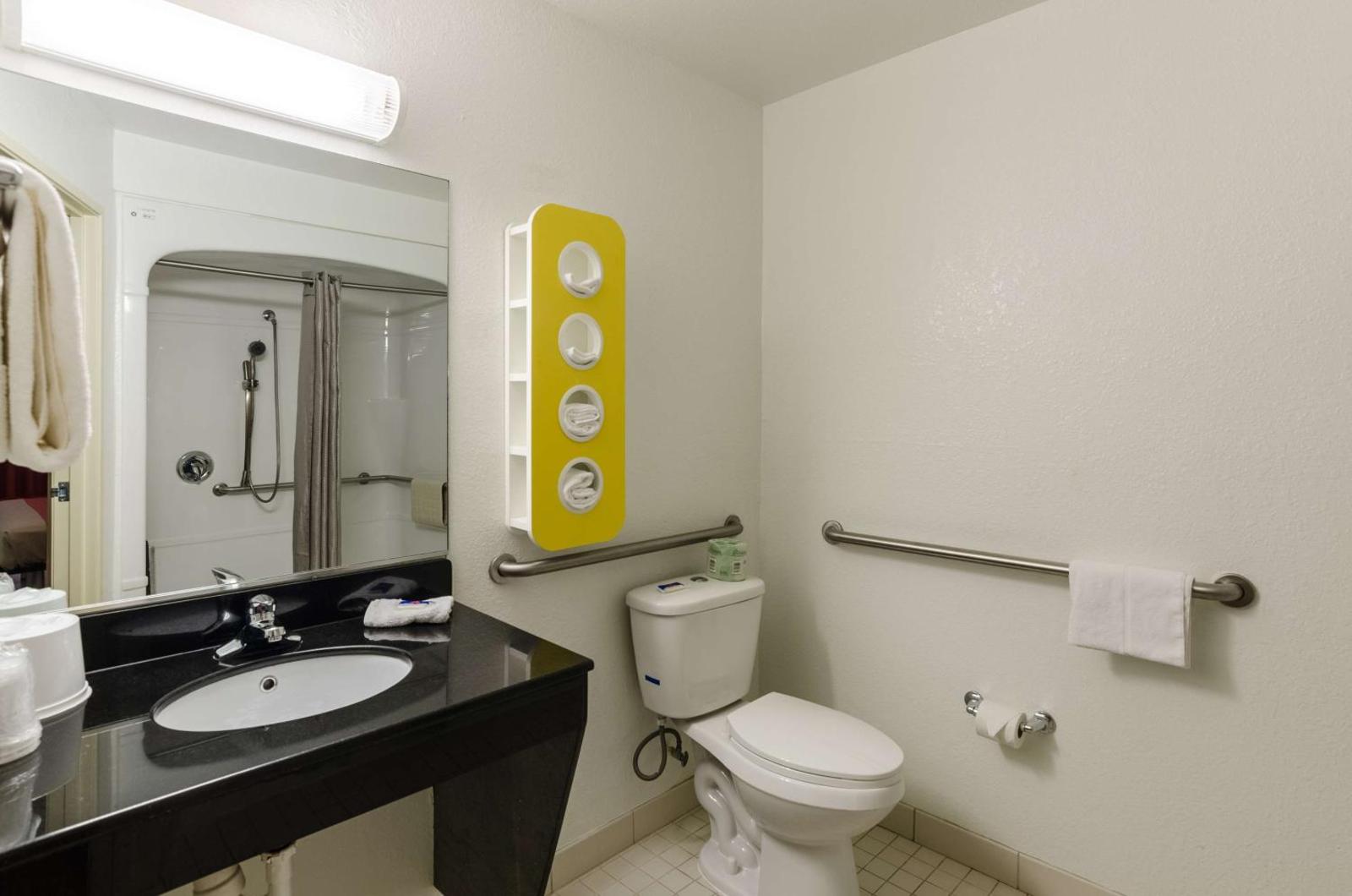 Popular attractions Area Nearby Property