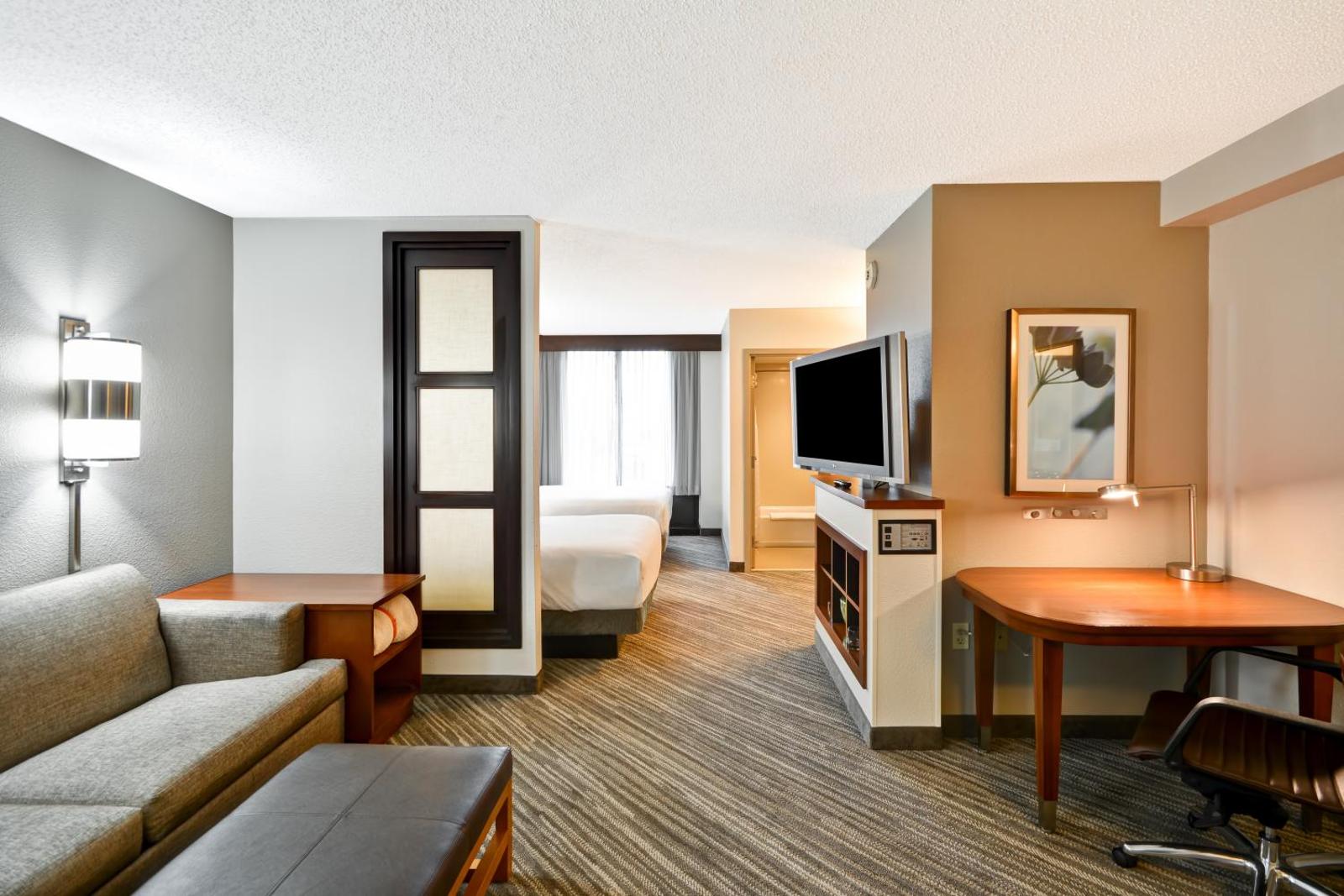 Double Room with Two Double Beds and Sofa bed - High Floor