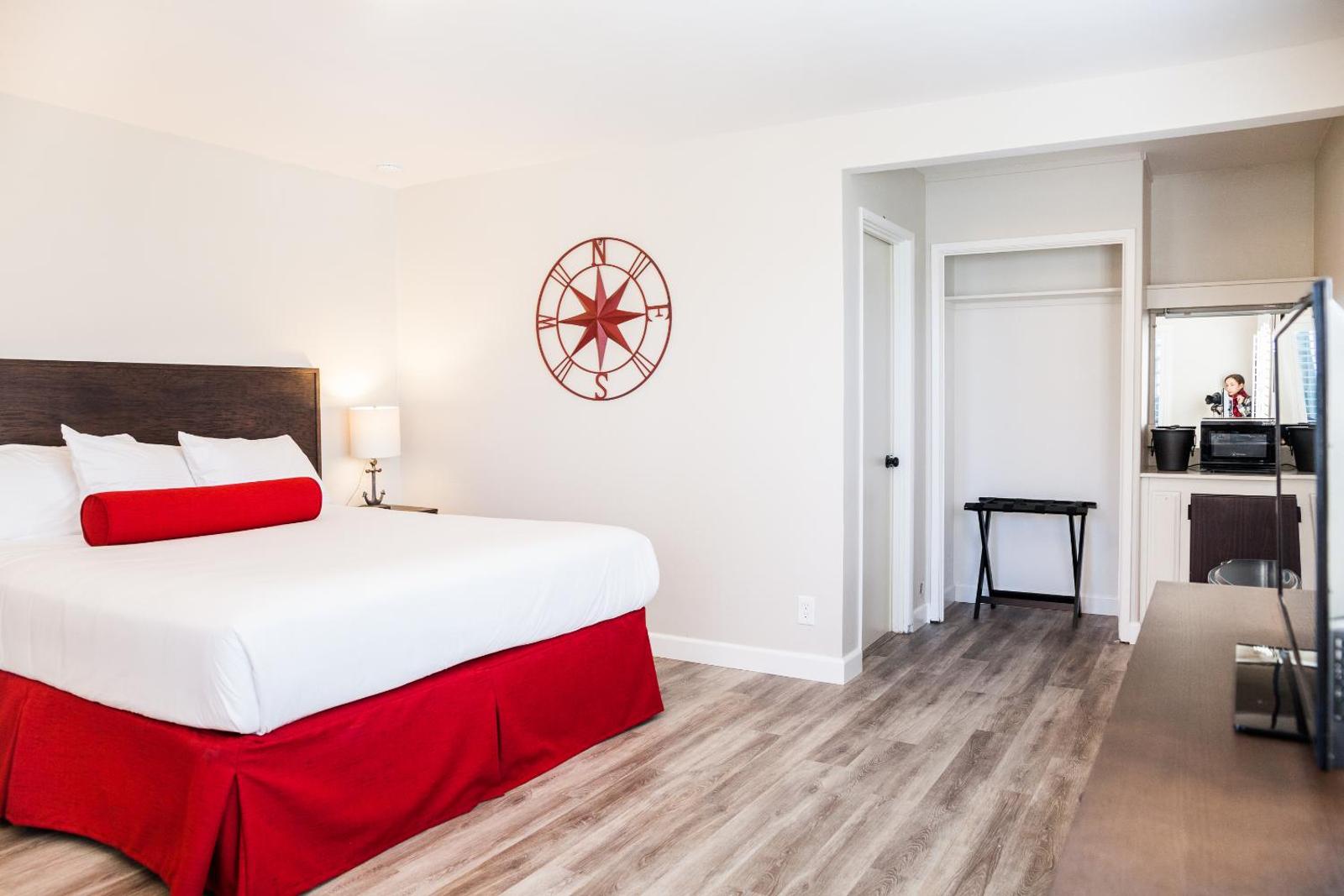 Queen Room with Two Queen Beds - Ocean View