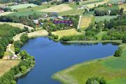Dom z widokiem na jezioro i domek nad jeziorem Dom z widokiem na jezioro i domek nad jeziorem