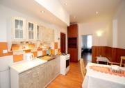 Apartmán nad kostelem Máří Magdaleny, Kolmá ul..