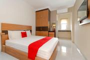 RedDoorz Plus near Palembang Square Mall