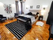 Deluxe Zoya Centar Deluxe Zoya Centar