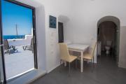 Top Oia