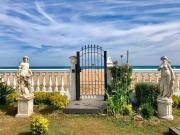 Boutique home the beach