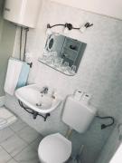 B. Ela rooms
