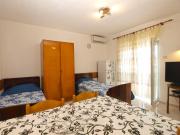 Apartments Mladen 1588